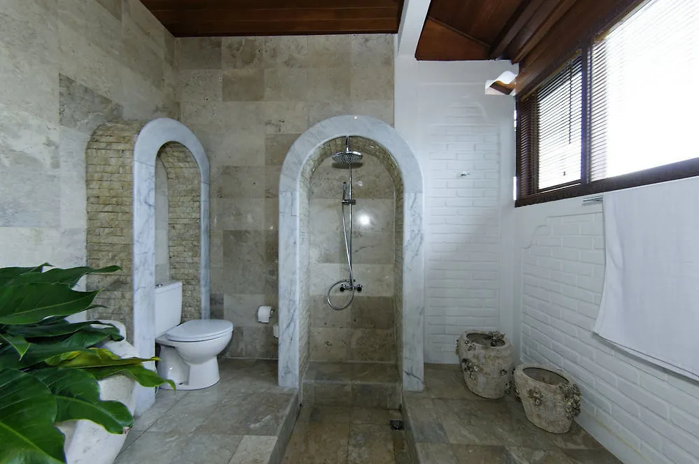 Villa Asih Legian Kuta Lombok